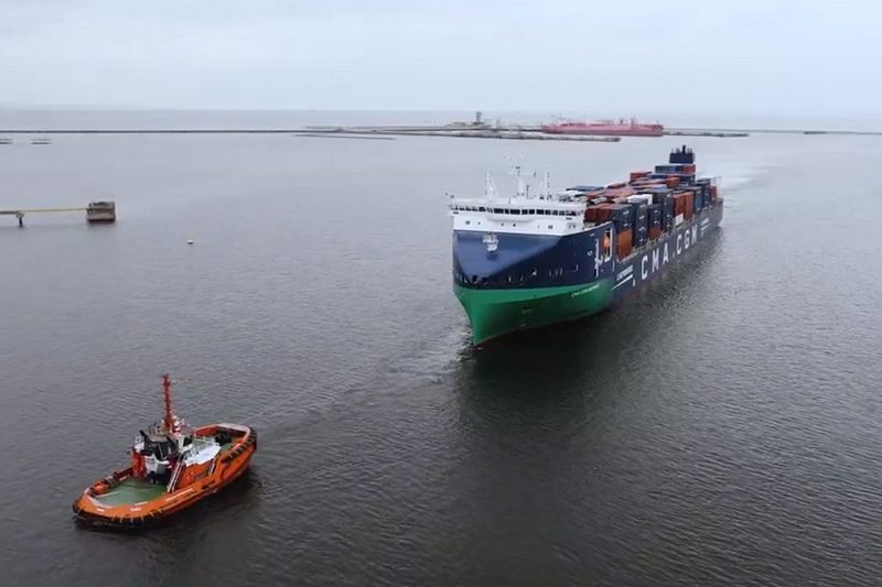 Kontenerowiec CMA CGM Mermaid wpływa do Portu Gdańsk